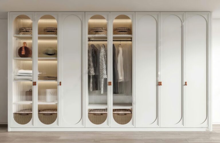 Kích thước: D2m4 x C2m4 x S60cm
Chất liệu: MDF melamine lõi xanh chống ẩm, cánh chạy pano, kính mỹ thuật
Giá: 24.000.000đ