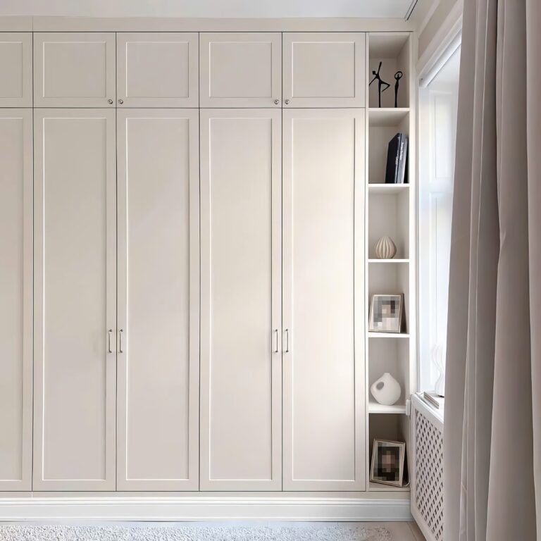 Kích thước: D2m4 x C2m4 x S60cm
Chất liệu: MDF melamine lõi xanh chống ẩm, cánh chạy pano
Giá: 17.500.000đ