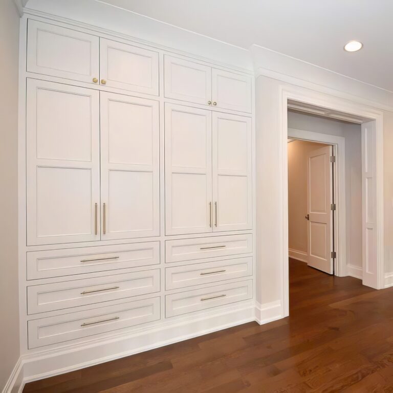 Kích thước: D1m6 x C2m4 x S60cm
Chất liệu: MDF melamine lõi xanh chống ẩm, cánh chạy pano
Giá: 12.000.000đ