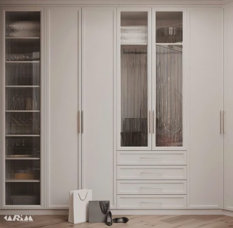 Kích thước: D2m4 x C2m4 x S60cm
Chất liệu: MDF melamine lõi xanh chống ẩm, cánh chạy pano, kính mỹ thuật
Giá: 21.000.000đ