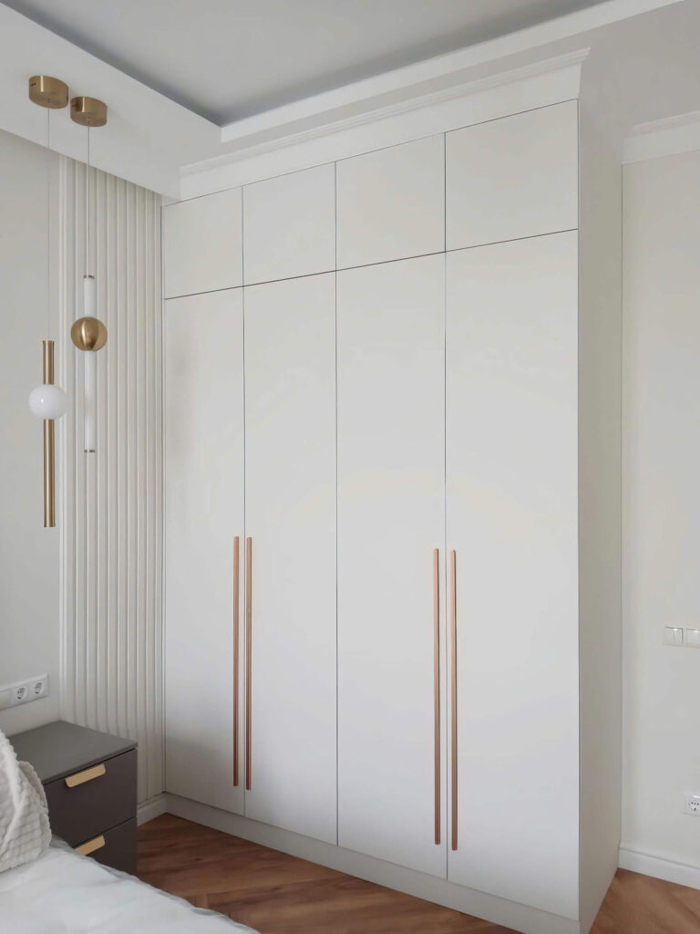 Kích thước: D1m6 x C2m4 x S60cm
Chất liệu: MDF melamine lõi xanh chống ẩm
Giá: 12.000.000đ