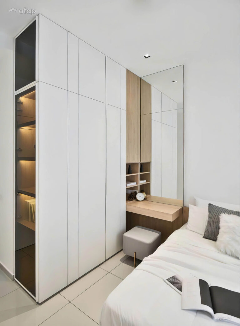Kích thước: D2m x C2m4 x S60cm
Chất liệu: MDF melamine lõi xanh chống ẩm kết hợp kính trong
Giá: 13.500.000đ